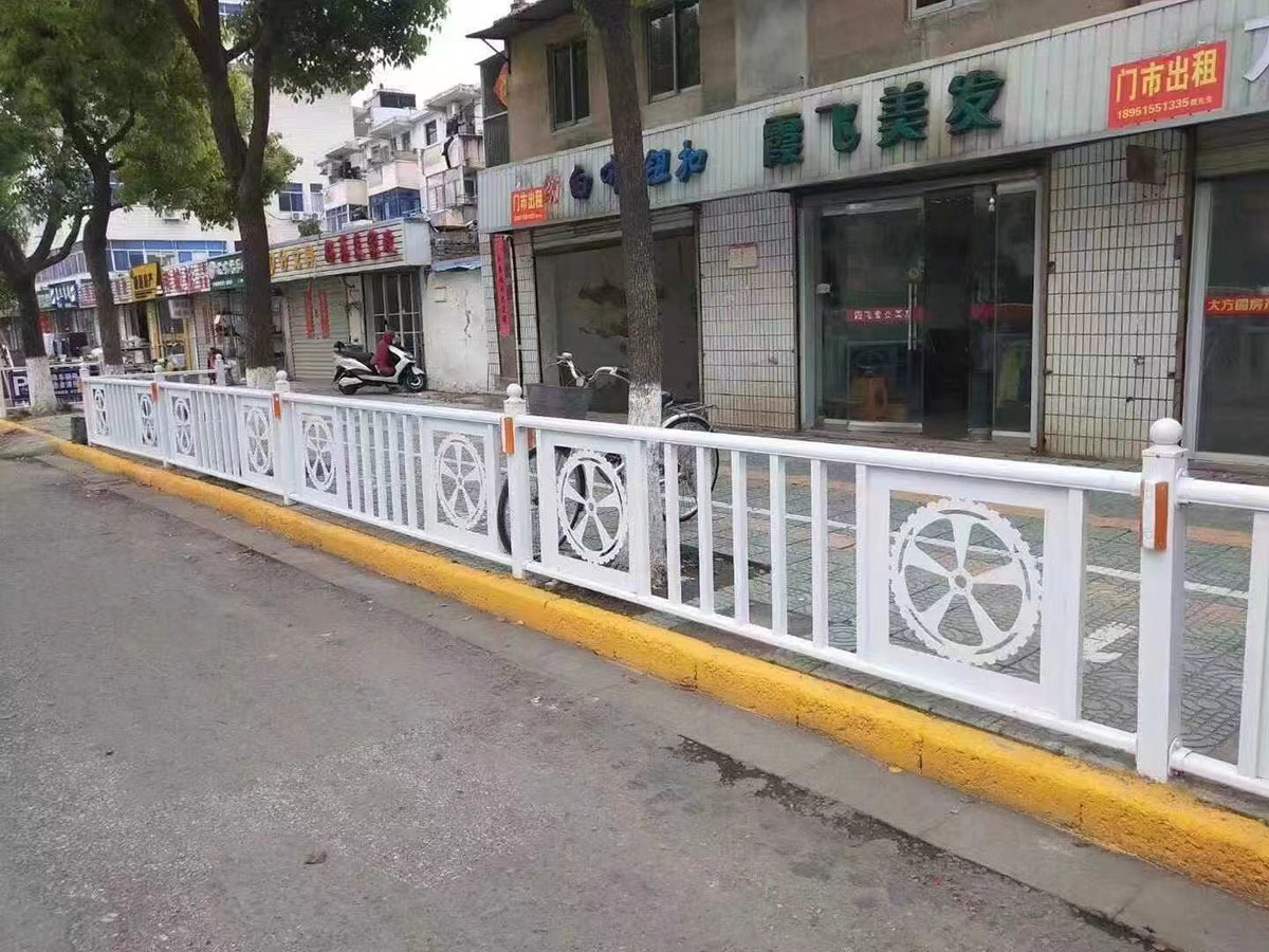 道(dào)路隔離護欄